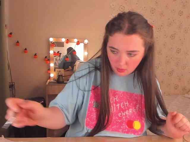 Alicenextdoor webcam