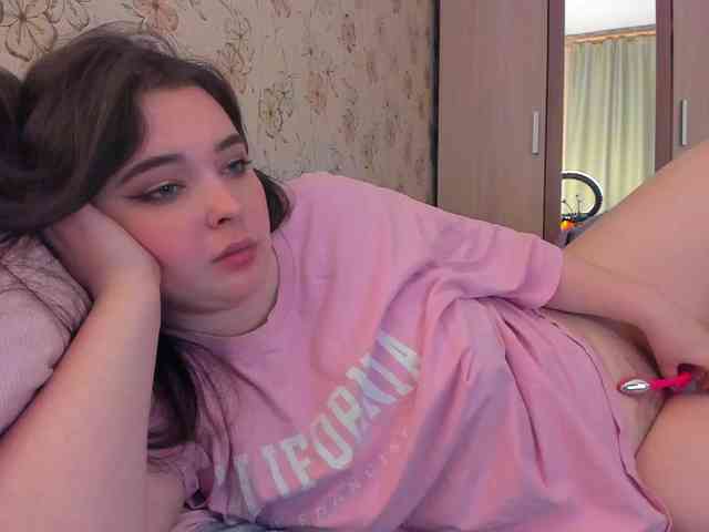 Alicenextdoor webcam