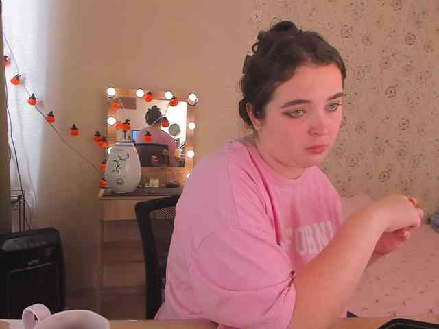 Alicenextdoor webcam