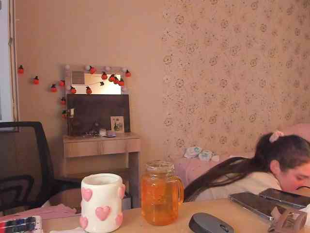 Alicenextdoor webcam