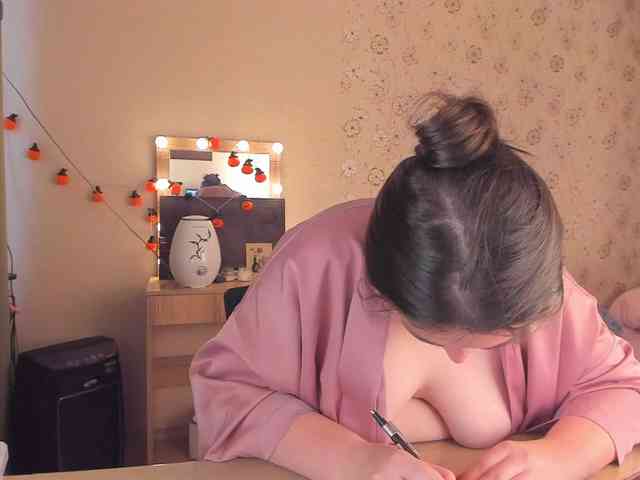 Alicenextdoor webcam