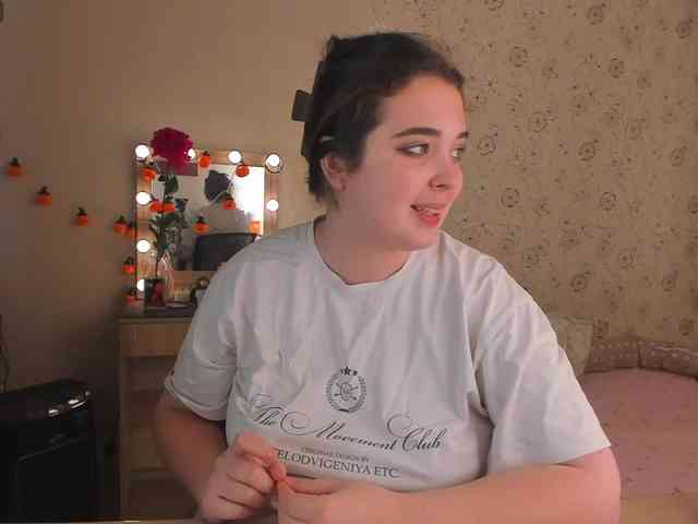 Alicenextdoor webcam