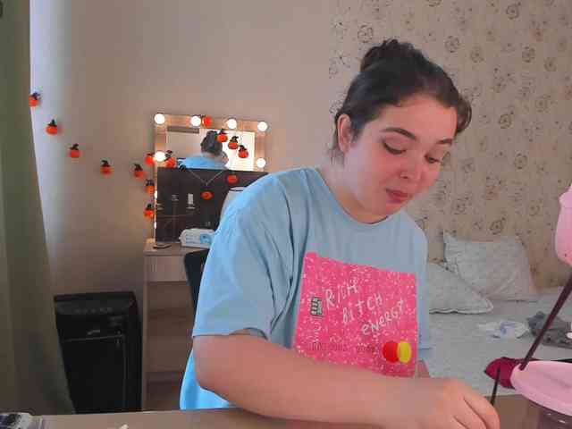 Alicenextdoor webcam