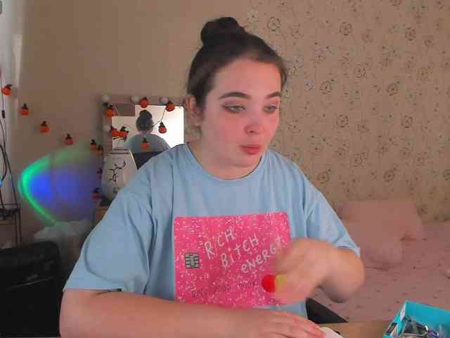 Alicenextdoor webcam