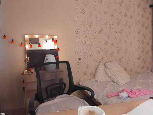 Alicenextdoor webcam