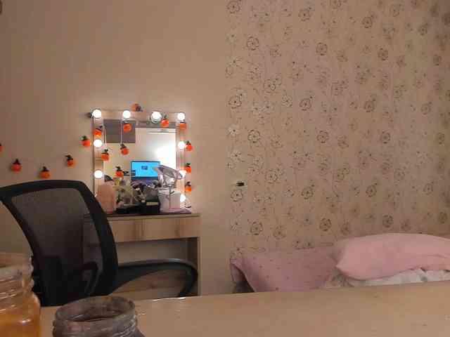Alicenextdoor webcam