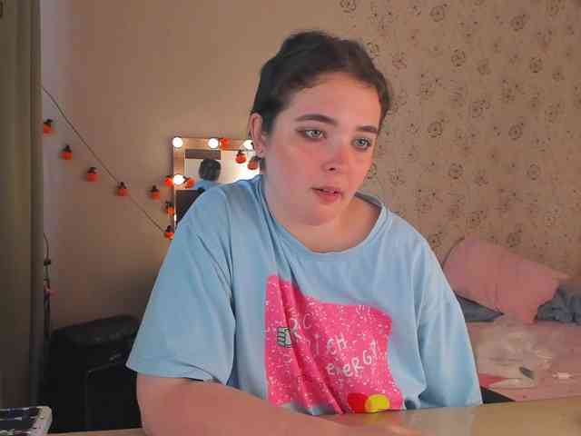 Alicenextdoor webcam