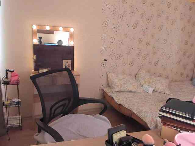 Alicenextdoor webcam
