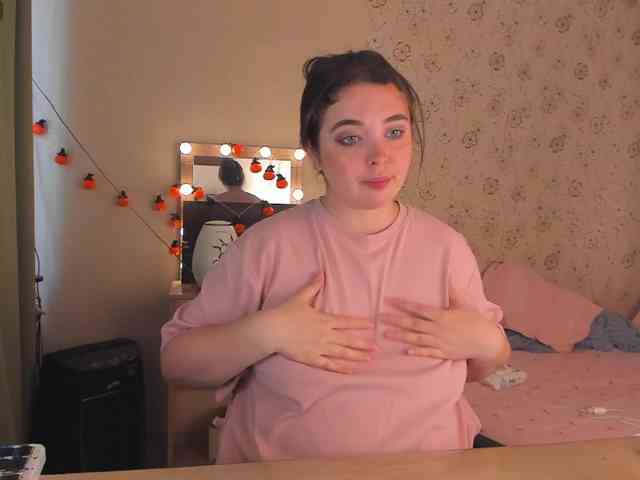 Alicenextdoor webcam