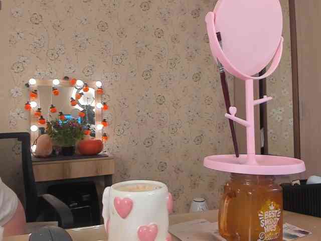 Alicenextdoor webcam