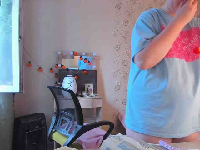 Alicenextdoor webcam