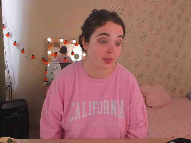 Alicenextdoor webcam