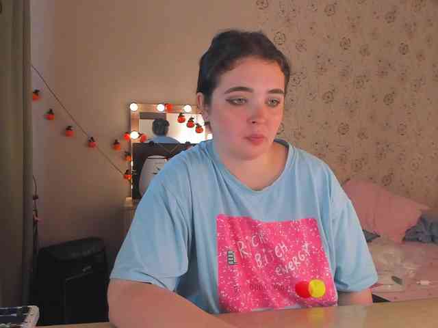 Alicenextdoor webcam