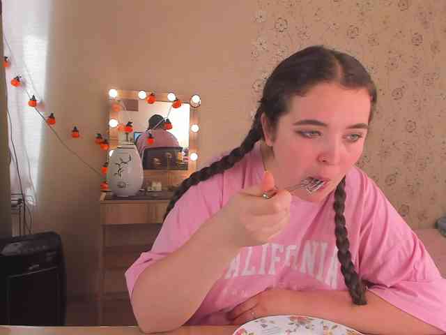 Alicenextdoor webcam