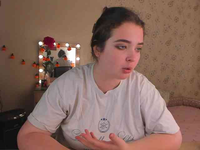 Alicenextdoor webcam