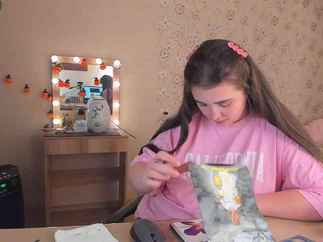 Alicenextdoor webcam
