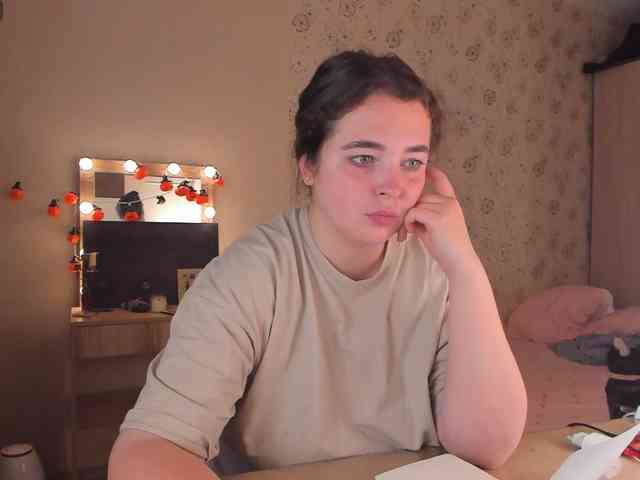 Alicenextdoor webcam