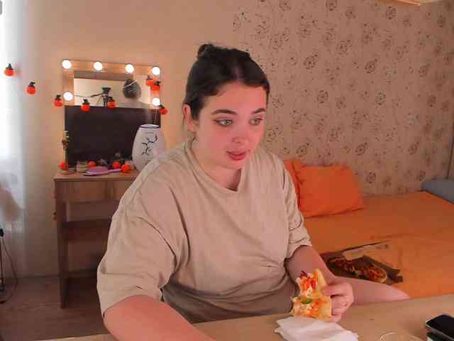Alicenextdoor webcam