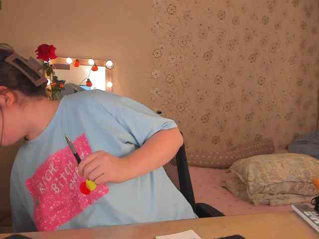 Alicenextdoor webcam