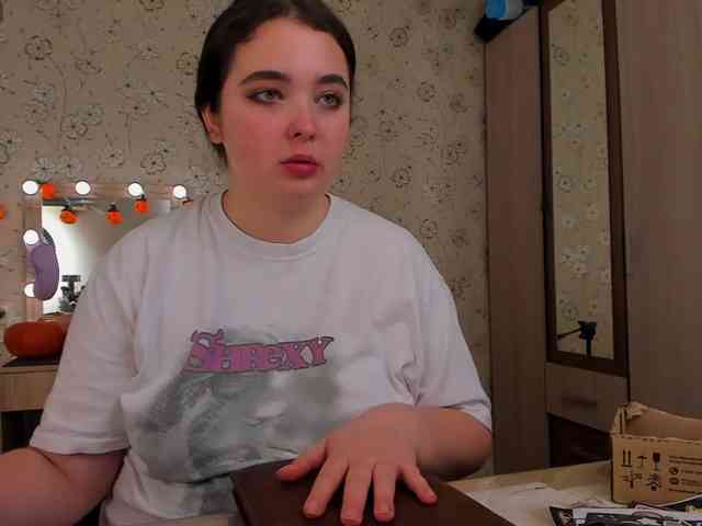 Alicenextdoor webcam
