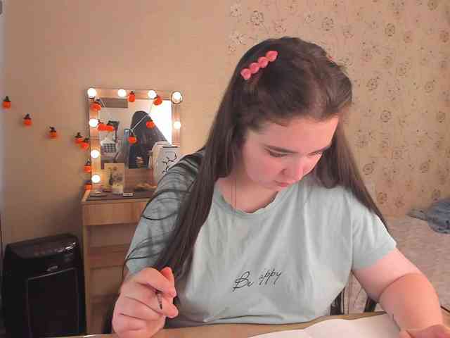 Alicenextdoor webcam
