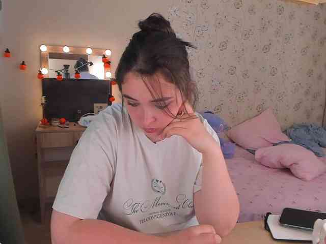 Alicenextdoor webcam