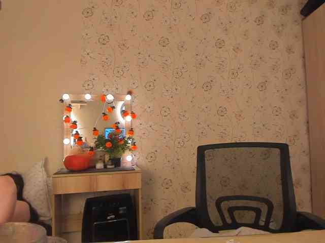 Alicenextdoor webcam