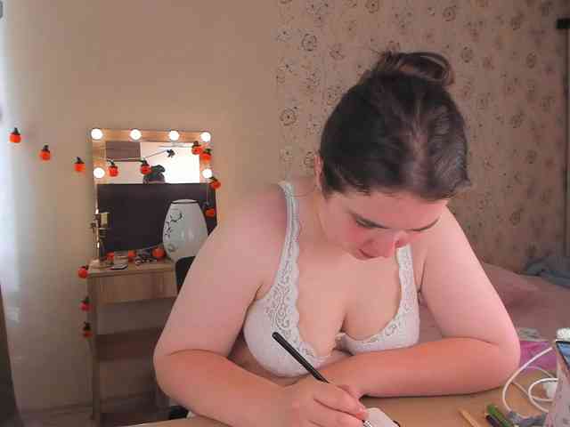Alicenextdoor webcam