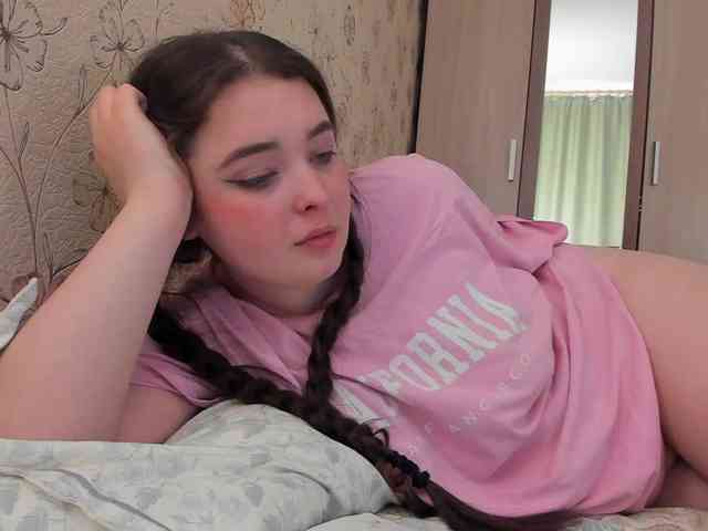 Alicenextdoor webcam