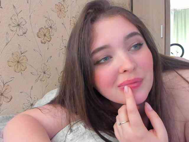 Модель: Alicenextdoor