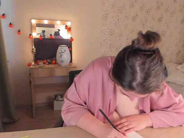 Alicenextdoor webcam