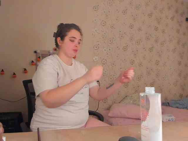 Alicenextdoor webcam