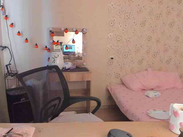 Alicenextdoor webcam