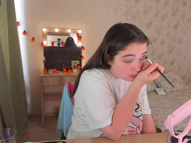 Alicenextdoor webcam