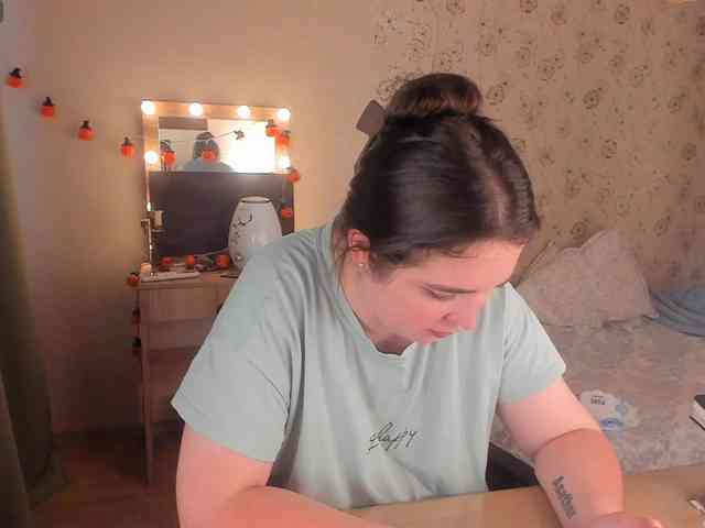 Alicenextdoor webcam