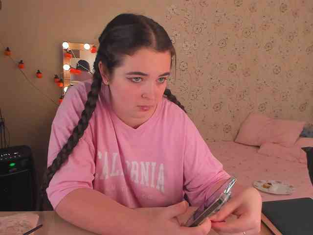 Alicenextdoor webcam