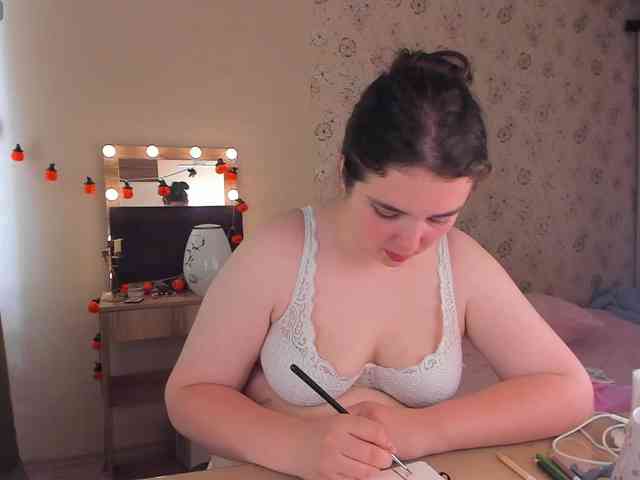 Alicenextdoor webcam