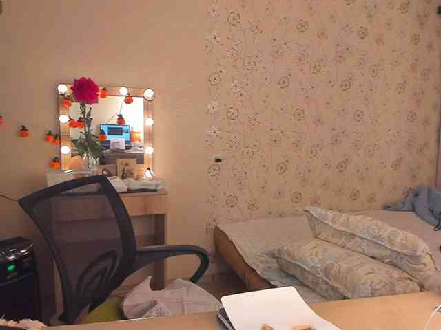 Alicenextdoor webcam