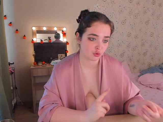Alicenextdoor webcam