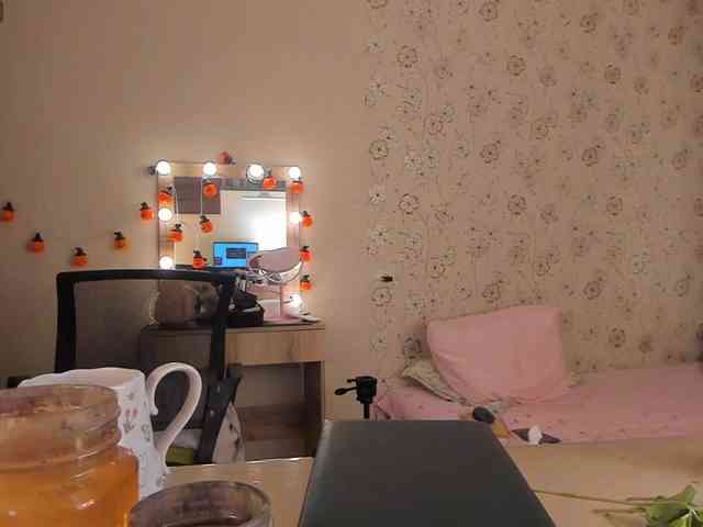Alicenextdoor webcam