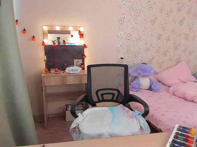 Alicenextdoor webcam
