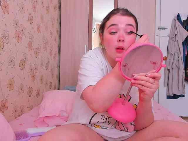 Alicenextdoor webcam