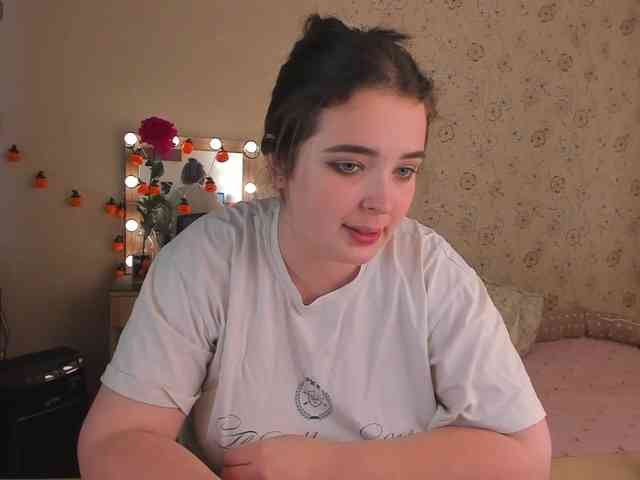 Alicenextdoor webcam