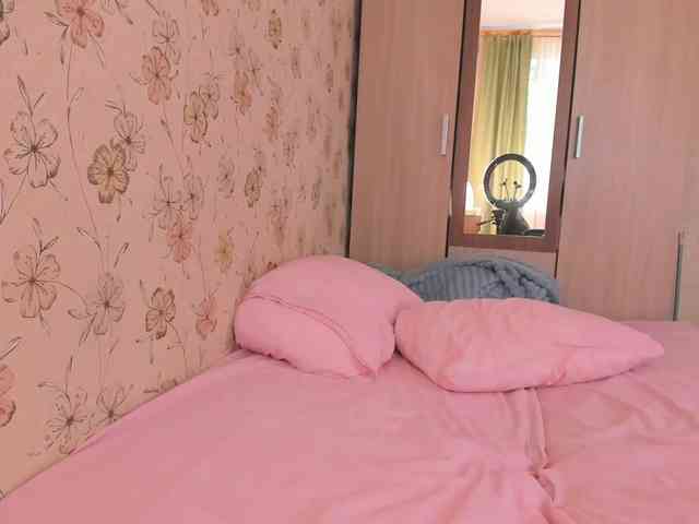 Alicenextdoor webcam