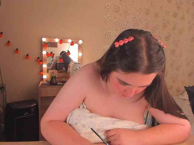 Alicenextdoor webcam