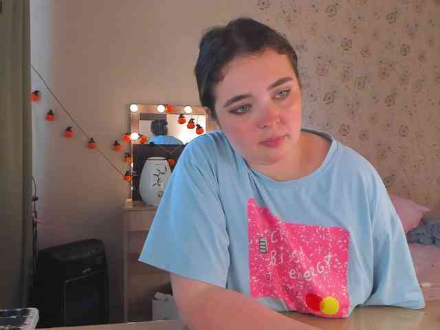 Alicenextdoor webcam