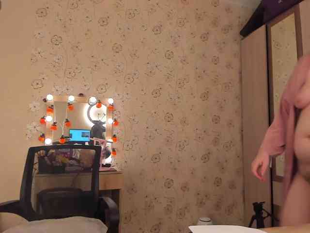 Alicenextdoor webcam