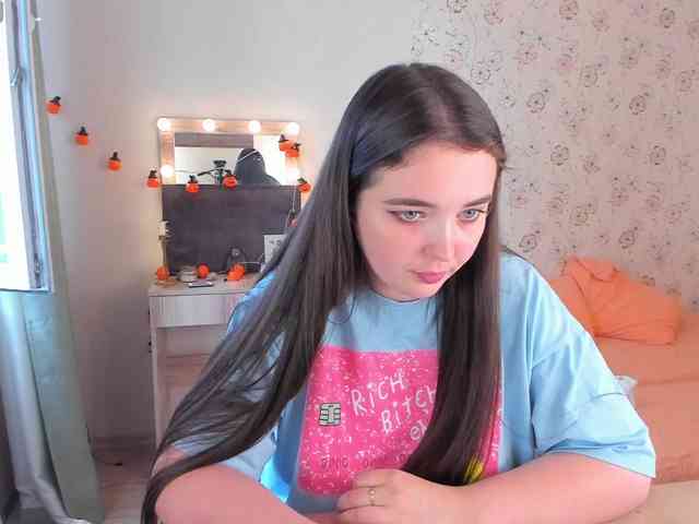 Alicenextdoor webcam
