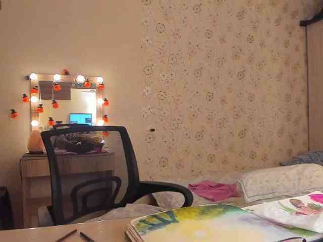 alicenextdoor's live room