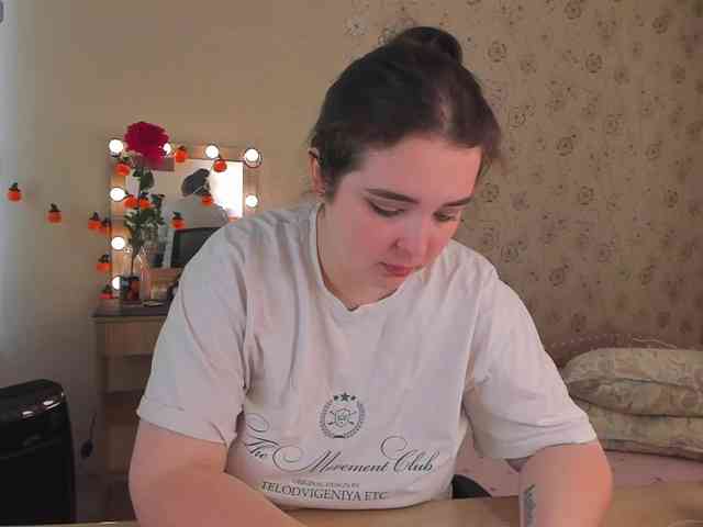 Alicenextdoor webcam